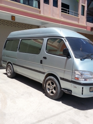 ต้องการขายรถตู้ หลังคาสูง ช่วงยาว