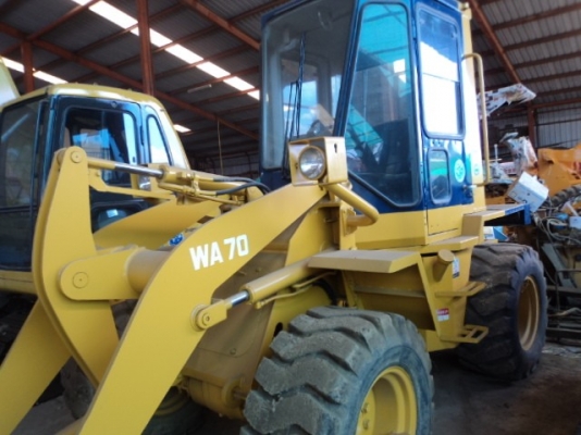 ละอองดาวแทรคเตอร์ ขายรถตักล้อยาง KOMATSU WA 70-1 เก่านอก สภาพพร้อมใช้ราคาถูก
