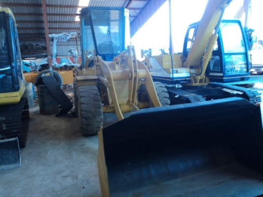 ละอองดาวแทรคเตอร์ ขายรถตักล้อยาง KOMATSU WA 70-1 เก่านอก สภาพพร้อมใช้ราคาถูก