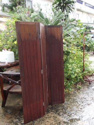 ประตูบานเฟี้ยม ไม้สักโบราณ1ชุด ขนาดแผ่นละกว้าง40cm สูง177cm 1ชุดมีทั้งหมด12แผ่น ขนาดความกว้างรวม 4.80 m