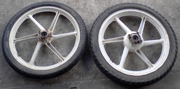 อะไหล่โซนิค /ล้อแม๊ก/สวิงอาร์ม/พักเท้าคนขี่/เหล็กปิดข้าง/จานไฟพร้อมฝาครอบ