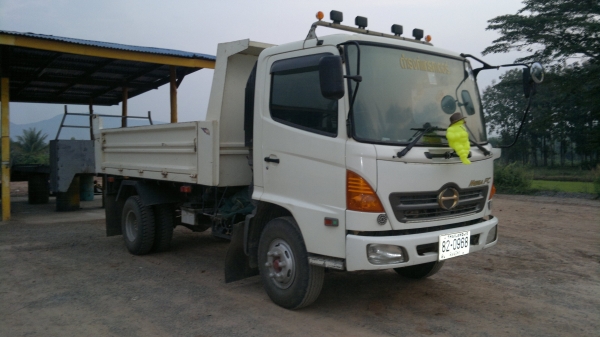 ขายรถ 6 ล้อดั้มดิน HINO  MEGA  150แรง ปี 50