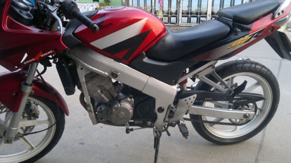 ขาย CBR150 เดิมๆ 23500 บาท