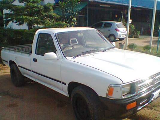 ขาย TOYOTA กระบะตอนเดียว เครื่อง 2L แอร์เย็น สีใหม่ ไม่ผุ ขาย TOYOTA กระบะตอนเดียว เครื่อง 2L แอร์เย็น สีใหม่ ไม่ผุ