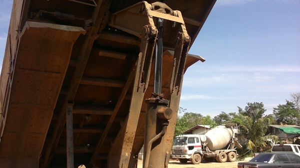 ขายรถ นิสสัน UD CW30MHR 225 PH ดั๊ม 2 เพลา