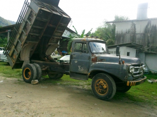 รถหกล้อดั้มหัวยาว  มีเล่มทะเบียน  พร้อมค่ะ  เดิม  220,000  บาท  ค่ะ