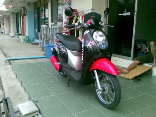 Scoopy &ndash; i ปี 2554 รถสวยประหยัดน้ำมัน 25900 บาท