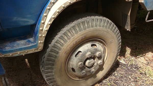 ขาย HINO KM หกล้อ เครื่องEH700