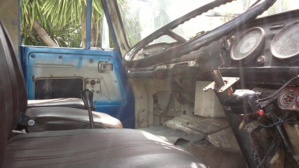 ขาย HINO KM หกล้อ เครื่องEH700