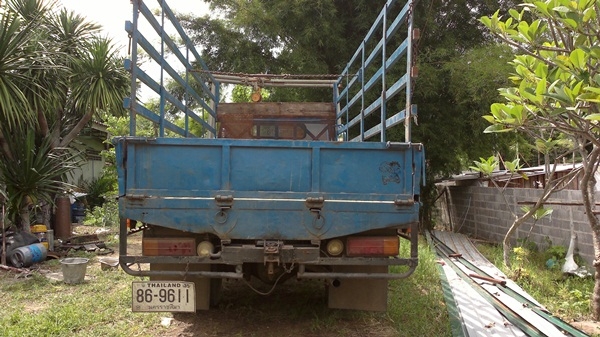 ขาย HINO KM หกล้อ เครื่องEH700