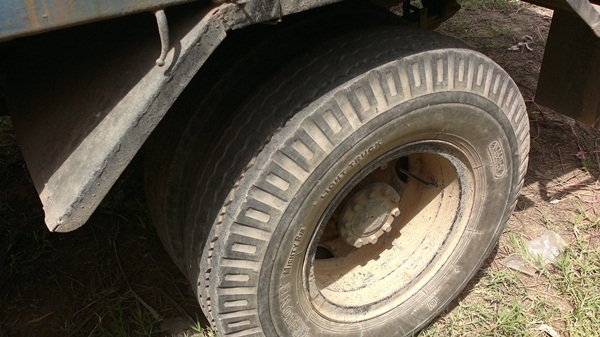 ขาย HINO KM หกล้อ เครื่องEH700