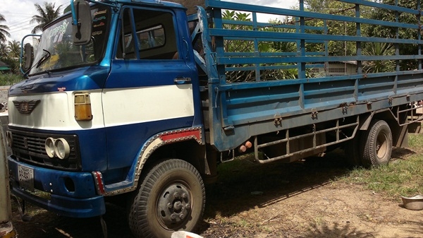 ขาย HINO KM หกล้อ เครื่องEH700