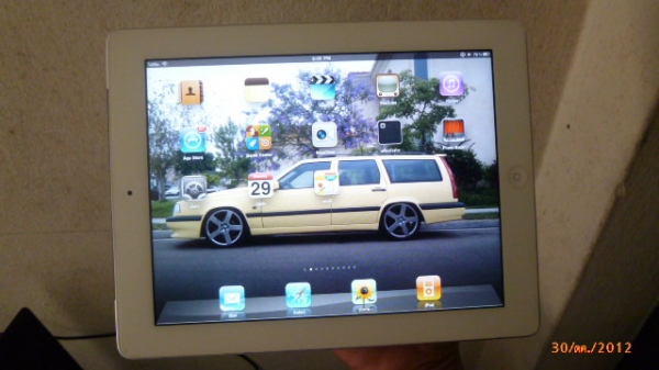 ขาย ipad2 16GB .ใช้น้อยใหม่มาก ร้อนเงินขายด่วน 12000บาท