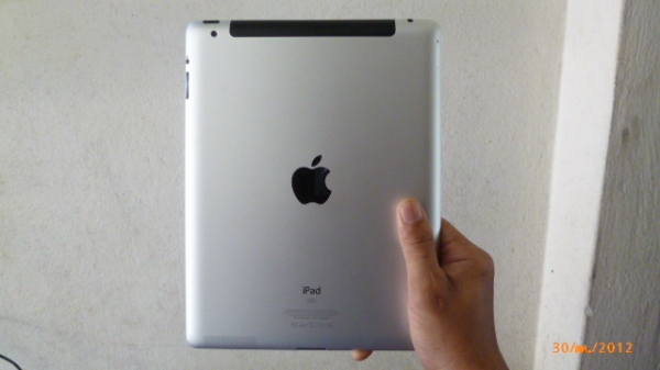 ขาย ipad2 16GB .ใช้น้อยใหม่มาก ร้อนเงินขายด่วน 12000บาท