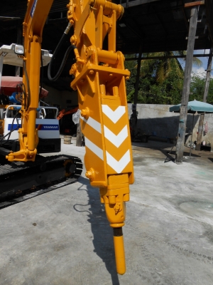 ขาบรถขุด YANMAR B37 พร้อมหัวกระแทก NPK  เก่านอกปรับสภาพแล้วพร้อมใช้งาน