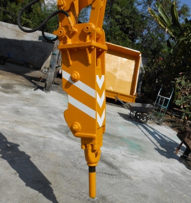 ขาบรถขุด YANMAR B37 พร้อมหัวกระแทก NPK  เก่านอกปรับสภาพแล้วพร้อมใช้งาน