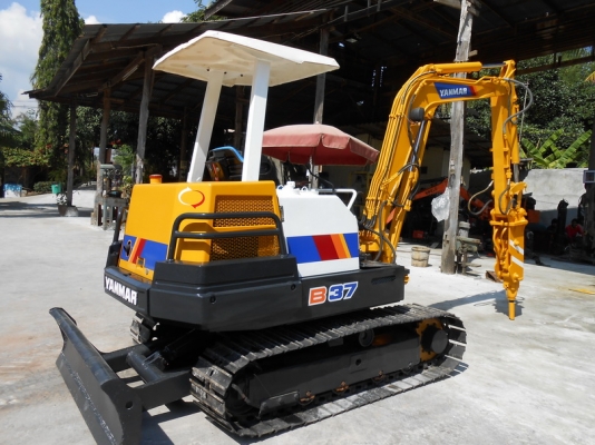 ขาบรถขุด YANMAR B37 พร้อมหัวกระแทก NPK  เก่านอกปรับสภาพแล้วพร้อมใช้งาน