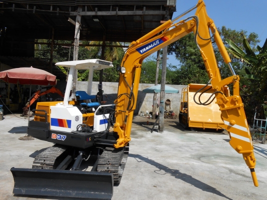ขาบรถขุด YANMAR B37 พร้อมหัวกระแทก NPK  เก่านอกปรับสภาพแล้วพร้อมใช้งาน