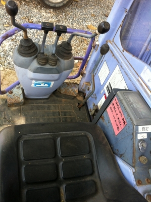 ขายรถขุด KOMATSU PC12UU-2E พร้อมใช้ สภาพดี