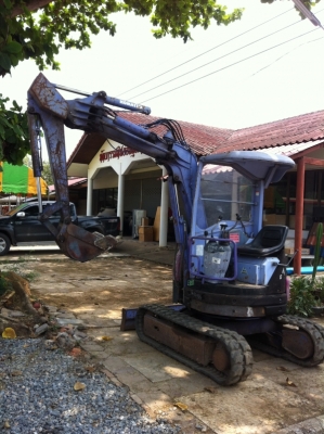 ขายรถขุด KOMATSU PC12UU-2E พร้อมใช้ สภาพดี