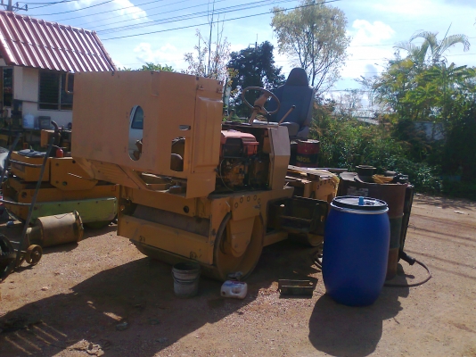 ขายด่วน!..รถบดอัดสั่นสะเทือน KOMATSU JV32W-1A ใช้งานดี.