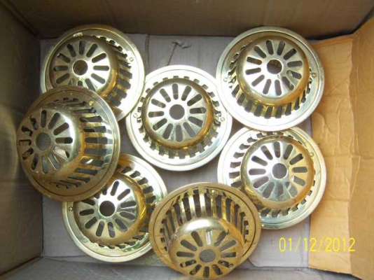 กะโหลกท่อน้ำทิ้งทองเหลือง