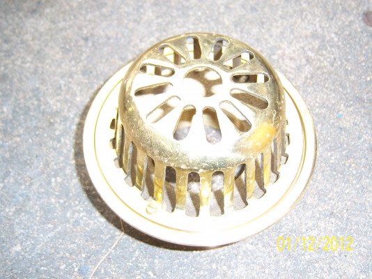 กะโหลกท่อน้ำทิ้งทองเหลือง