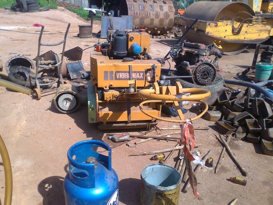 ขายด่วน!..รถบดอัดสั่นสะเทือน VIBROMAX แบบเดินตาม ใช้งานดี.