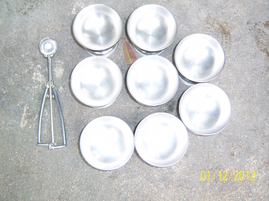 ถ้วยไอติม + ที่ตัก