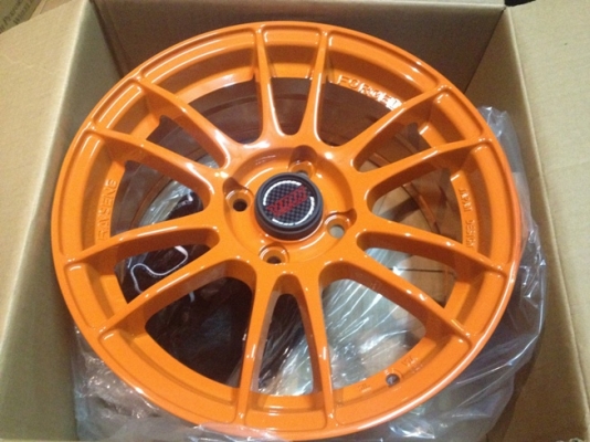 ขายล้อแม็กใหม่100\% Fashion สีส้ม ขอบ15 4 รู100 8800 บาท