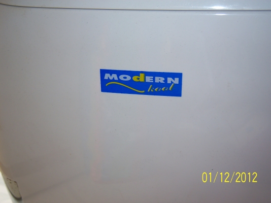 ตู้เย็นเล็กพกพา Modern Kool