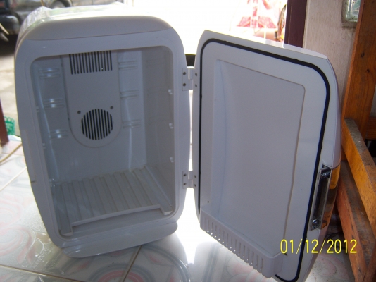 ตู้เย็นเล็กพกพา Modern Kool