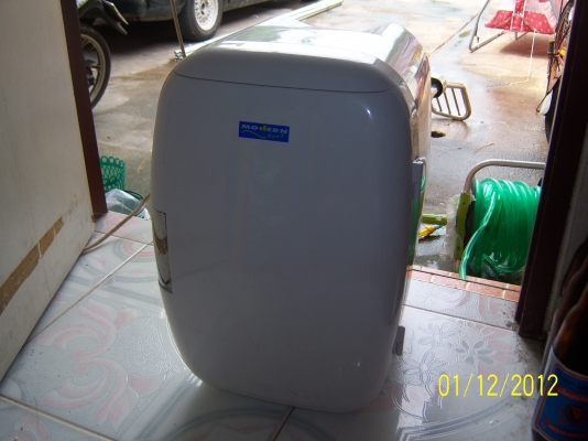 ตู้เย็นเล็กพกพา Modern Kool