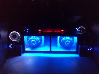 ขายดาวน์รถตู้หัวจรวดปี95.แต่งนิดหน่อยคับ ขายดาวน์รถตู้หัวจรวดปี95.แต่งนิดหน่อยคับ