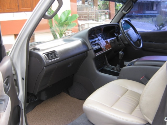 Grand Wagon ปี03(2546) รุ่นท๊อป ABS ประตูดูด เบาะหนังแท้ วิ่งน้อย มือเดียวออกห้าง ต่อรองได้ครับ Grand Wagon ปี03(2546) รุ่นท๊อป ABS ประตูดูด เบาะหนังแท้ วิ่งน้อย มือเดียวออกห้าง ต่อรองได้ครับ