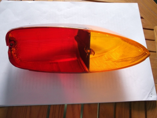 ขายเลนส์ไฟท้ายรถโฟล์คแวน Type 3 ขายเลนส์ไฟท้ายรถโฟล์คแวน Type 3