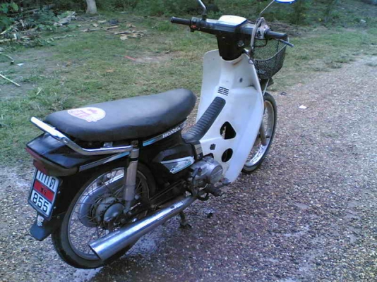 ขายฮอนด้าดรีมคุรุสภา(ดำ)เล่มทะเบียนเต็มพร้อมชุดโอน เครื่องสมบูรณ์อะไหร่เดิมครบขาย 11500