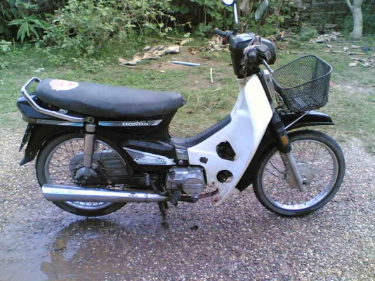 ขายฮอนด้าดรีมคุรุสภา(ดำ)เล่มทะเบียนเต็มพร้อมชุดโอน เครื่องสมบูรณ์อะไหร่เดิมครบขาย 11500