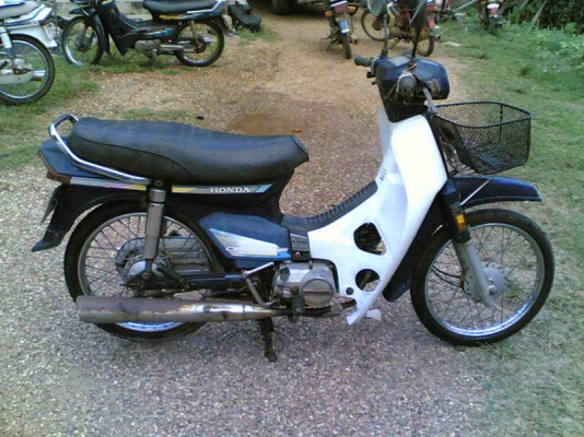 ขายฮอนด้าดรีมคุรุสภา(น้ำเงิน)เล่มทะเบียนพร้อมชุดโอนเครื่องสมบูรณ์อะไหร่เดิมครบขาย 10000 บาท