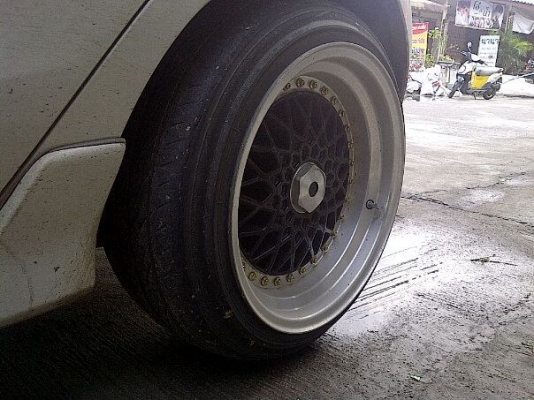 ขายแม็ก BBS flush style ขอบ 16 4/100 หน้ากว้าง 8 หลังกว้าง 9 นิ้ว ลดได้นะครับพร้อมยาง 195/45 หล่อๆครับ 18000 บาท ติดต่อ 087-1640465 คุณหยง