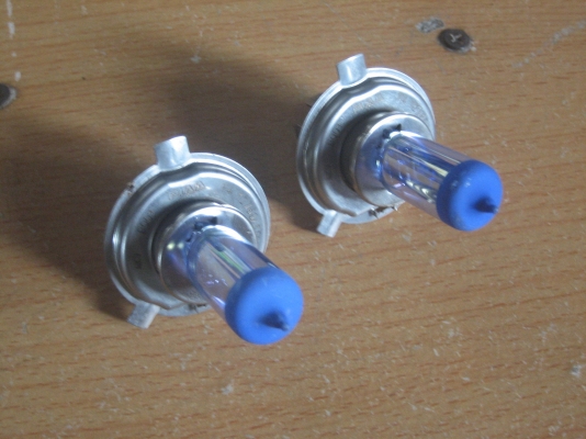 ขายหลอดไฟซีนอนPIAA