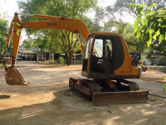 ขายรถแบ็คโฮ KOMATSU pc 60 - 7 ขายรถแบ็คโฮ KOMATSU pc 60 - 7