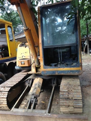 ขายรถแบ็คโฮ KOMATSU pc 60 - 7 ขายรถแบ็คโฮ KOMATSU pc 60 - 7