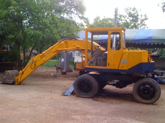 ขายรถแบ็คโฮล้อยาง KOMATSU 10-HW-2