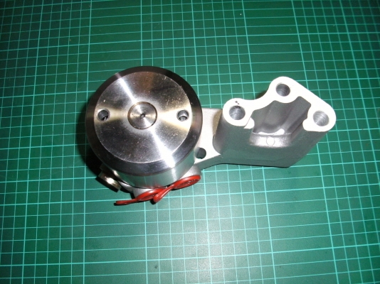 Excavators Volvo EC290B Engine with mounting and equipment / Fuel system / Fuel pump, filters and strainer Fuel pump