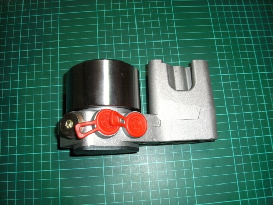 Excavators Volvo EC290B Engine with mounting and equipment / Fuel system / Fuel pump, filters and strainer Fuel pump