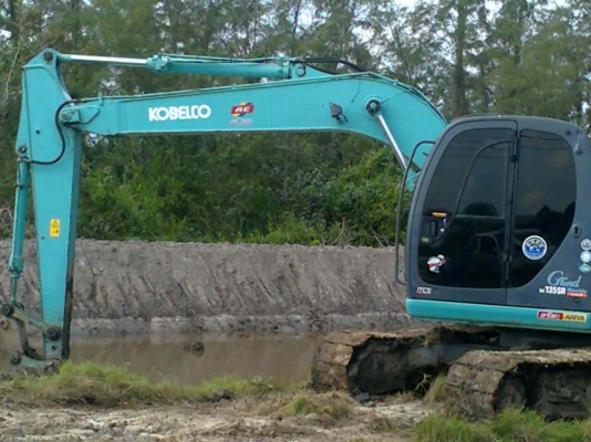 ขายรถแบคโฮ  KOBELCO   sk  135 รถสวยสภาพเก่านอกเอกสารพร้อม