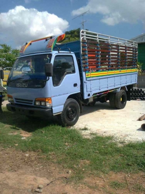 ขายรถ 6 ล้อ อีซูซุ 120เเรง เครื่องฝาขาว ต่อรองได้