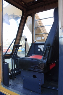 ขายแม็คโค KOMATSU PC60-2 นำเข้าจากญี่ปุ่น สภาพสวยมาก พร้อมใช้งาน 086-775-7900