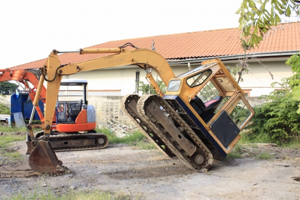 ขายแม็คโค KOMATSU PC60-2 นำเข้าจากญี่ปุ่น สภาพสวยมาก พร้อมใช้งาน 086-775-7900